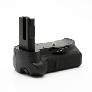 Nikon D5100 Camera MB-D51 Battery Grip Holder (Retail Package)