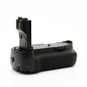 Canon DSTE BG-E7 Multi-Power Battery Grip For Canon EOS 7D (Retail Package)