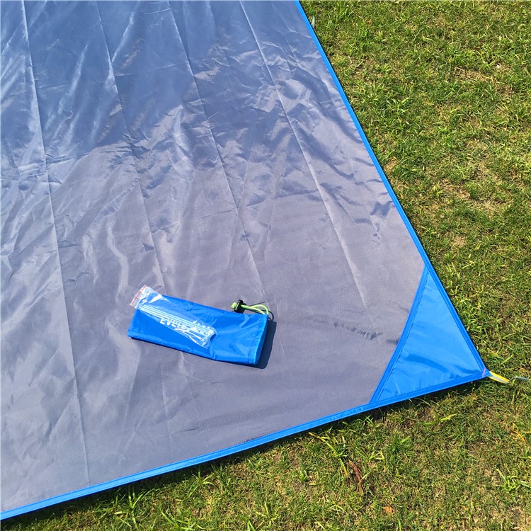Outdoor 200 x 150cm Waterproof Anti-damp Picnic Mat with Four Pegs - Blue-13