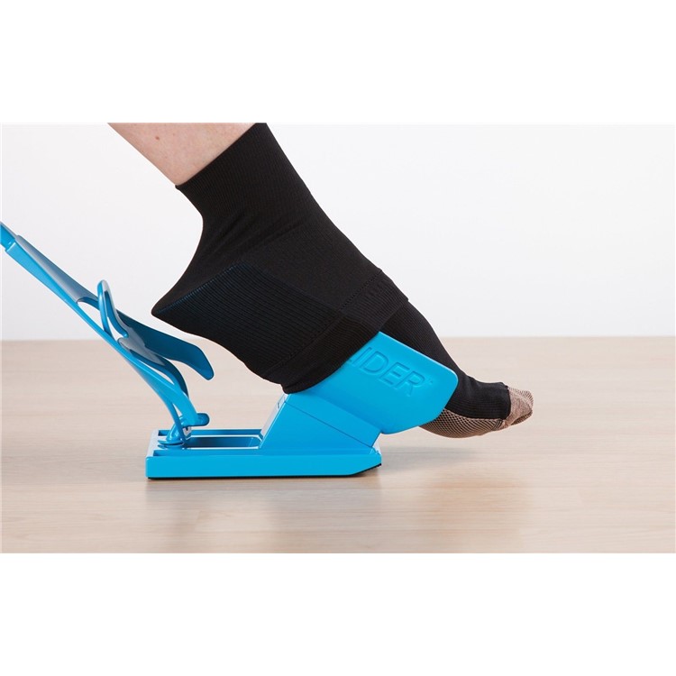 Kreativer Socke-Schweber, Der Hilfskithelfer Zieht, Der Leicht Auf Leichtem Schuhlöffel Zieht-8
