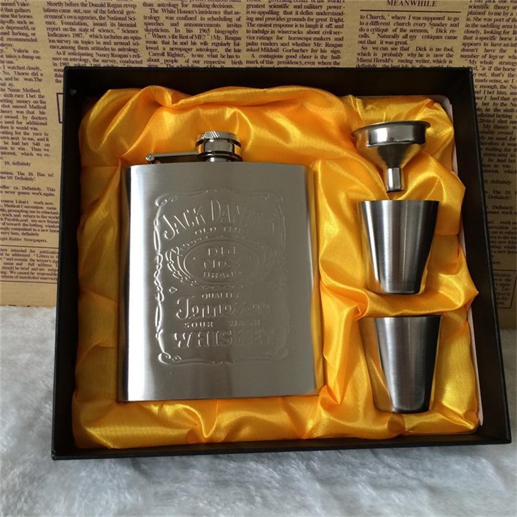 Delicate Engraved Pattern Hip Flask Stainless Steel 7oz Flasks for Liquor Gift Set with Bonus Funnel & Shot Glasses-9