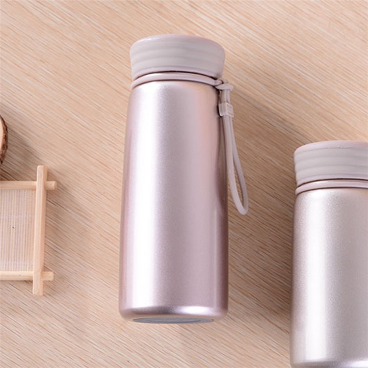 Stylish 304 Stainless Steel Vacuum Water Bottle with Silicone Lifting Rope - 500ml / Gold Color-1