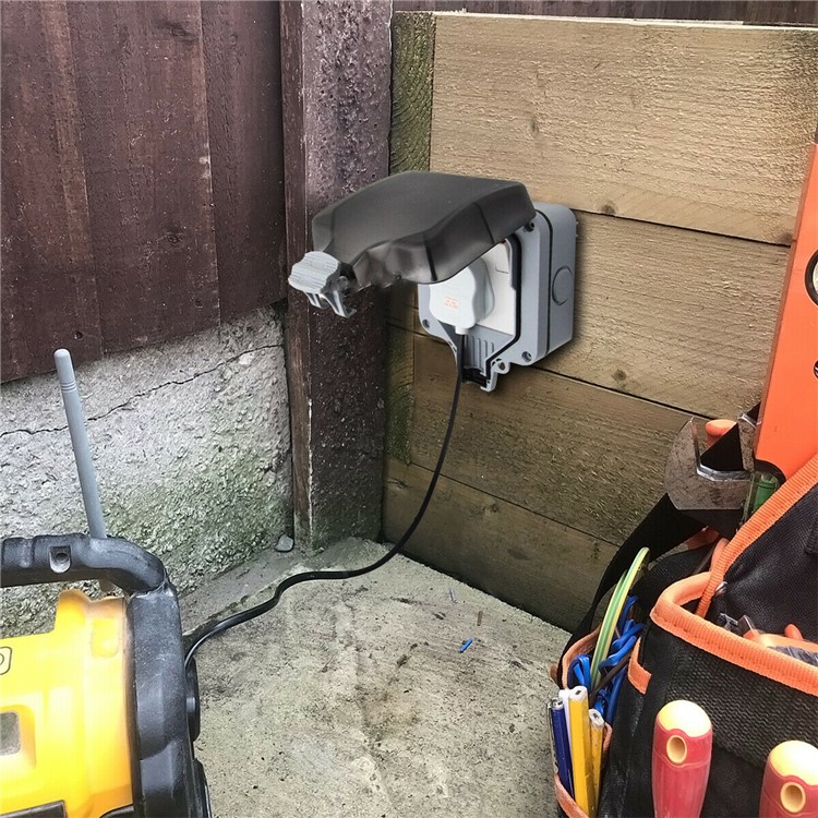 Single Use Outdoor Waterproof Dustproof Storm Switched Socket - UK Plug-10