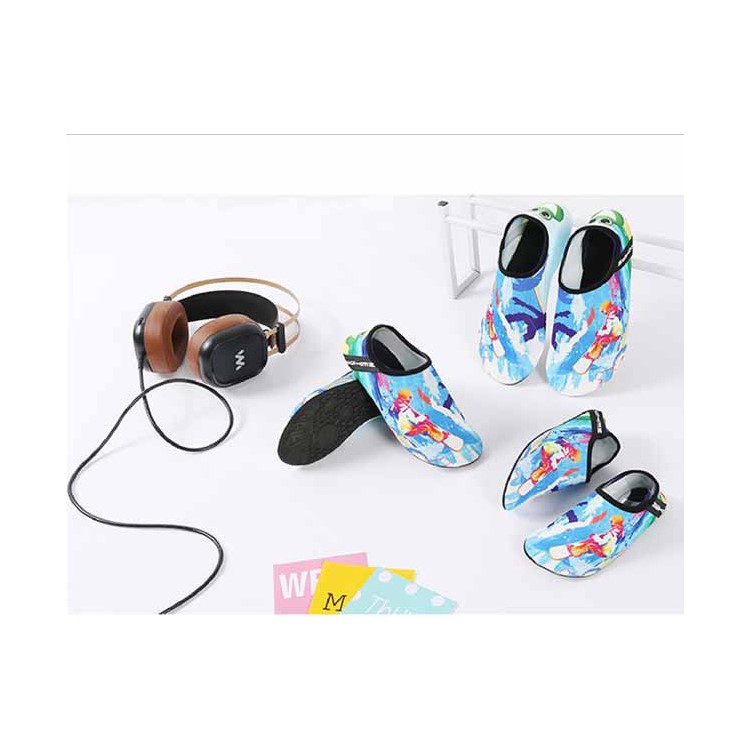 Water Socks Durable Aqua Barefoot Shoes Beach Pool Swimming Snorkeling Shoes - Rainbow Colors, Size: 36-3