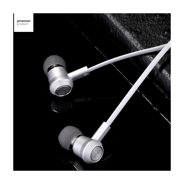 HOCO M7 Metal Wired In-ear Earphone with Remote Control for iPhone Samsung - Silver Color-2