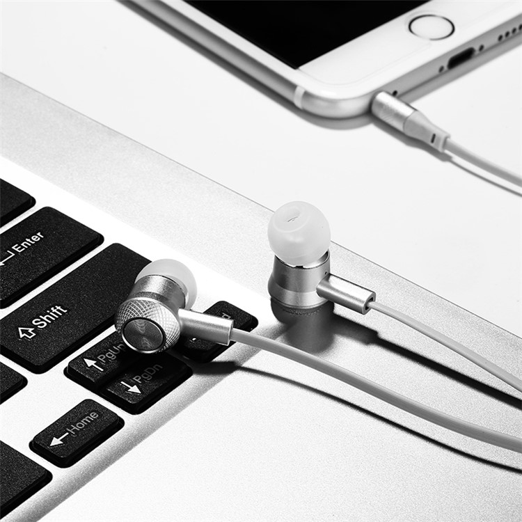 JOYROOM 3.5mm Wired In-ear Mega Bass Earphone with Mic and Remote Control (ET505) - Silver-2
