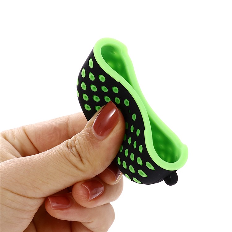 Two-tone Honeycomb Style Silicone Case with Carabiner for Apple AirPods Pro - Black/Green-3