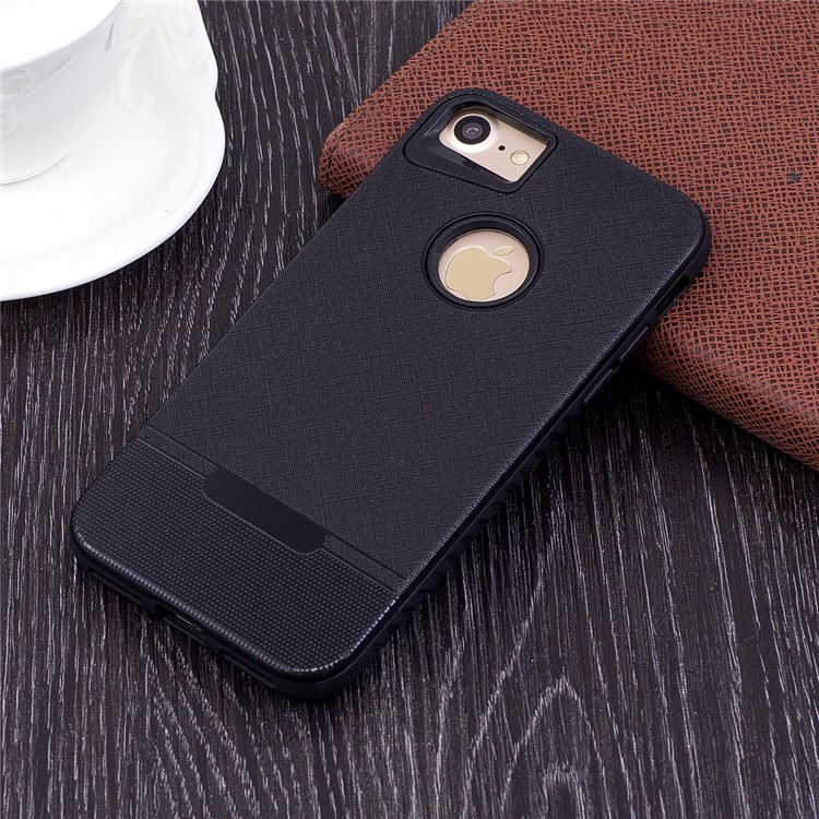 

Cloth Texture Rubberized PC + TPU Hybrid Case for iPhone 8/7 4.7 inch - Black
