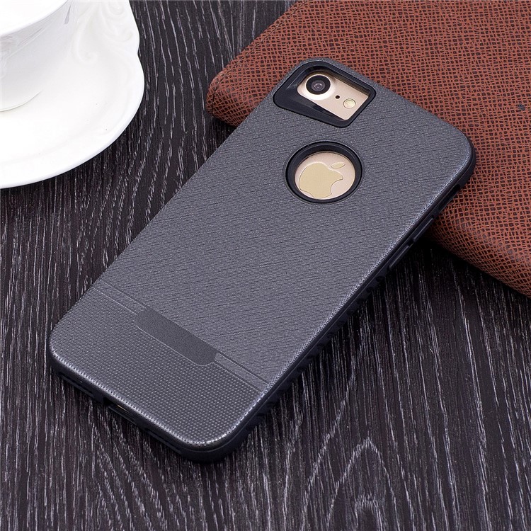 

Cloth Texture Rubberized PC + TPU Hybrid Shell for iPhone 8/7 4.7 inch - Grey