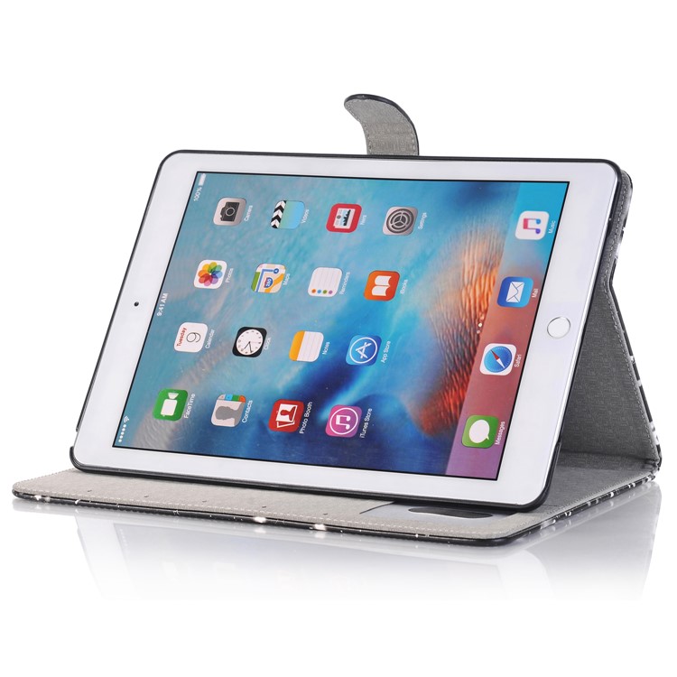 Starry Sky Pattern Smart Awakening Stand Leather Wallet Flip Case for iPad 9.7 (2018) / 9.7 (2017) - White-5