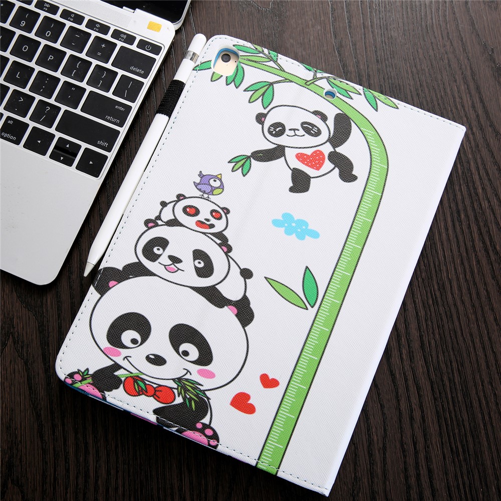 Модель Печать Кошелек Подставка Кожа Флип Чехол Для Ipad 9,7 (2018) / 9,7 (2017) / Воздух 2 / Воздух - Панда На Бамбуке-7