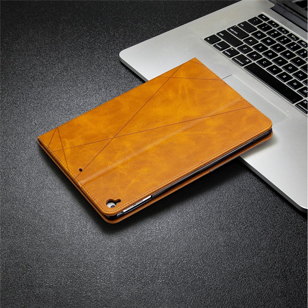 Geometric Pattern Stand Leather Smart Case for iPad Air 2/Air (2013)/iPad 9.7-inch (2018)/(2017)/Pro 9.7 inch (2016) - Brown-8