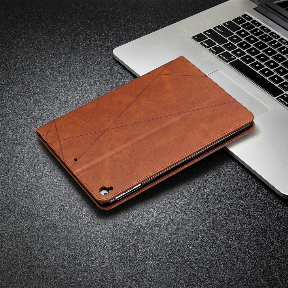 Geometric Pattern Stand Leather Smart Case for iPad Air 2/Air (2013)/iPad 9.7-inch (2018)/(2017)/Pro 9.7 inch (2016) - Coffee-8