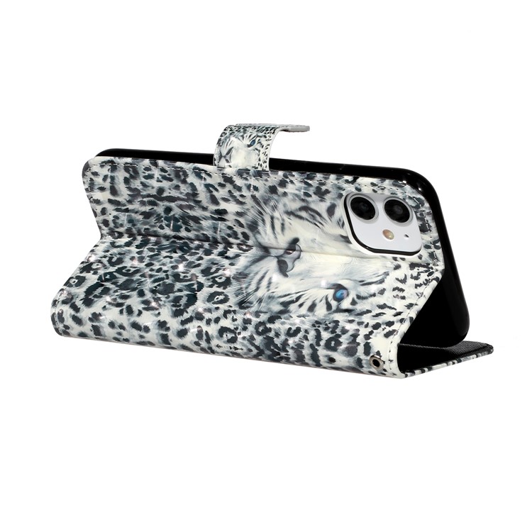 Decoração de Ponto Leve Padrão em Relevo Casal de Couro de Couro Shell Para Apple Iphone 11 6,1 Polegadas - Rosto de Leopardo