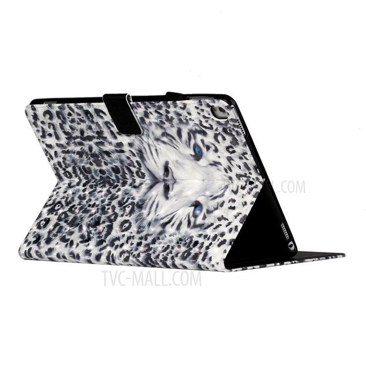 Light Spot Decor Patterned PU Leather Stand Shell Tablet Shell Case for iPad 10.2 (2020) (2019) - Scary Leopard-5