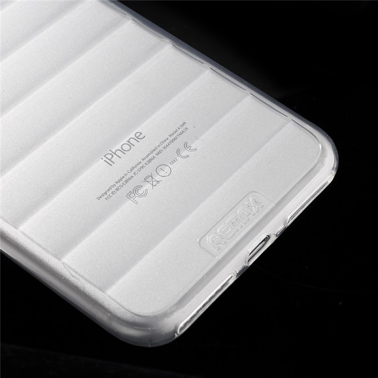 REMAX Wavy Clear TPU Gel Case for iPhone 7 Plus - Transparent-4