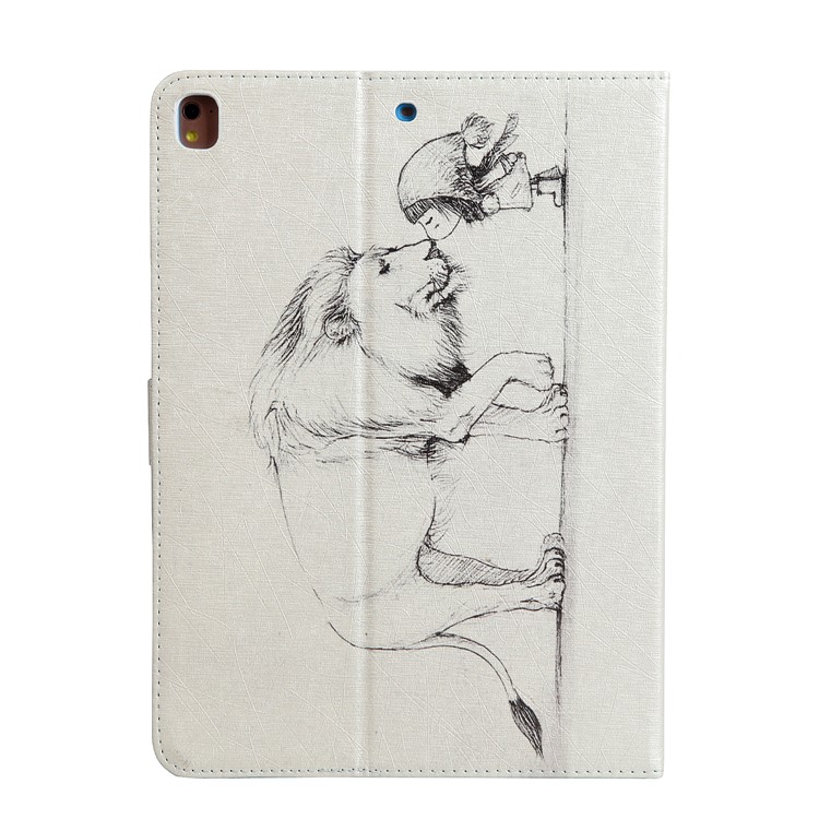 Printing Pattern Card Slots Leather Stand Case Cover for iPad 9.7 (2018) / 9.7 (2017) - Lion Kissing Little Girl-2