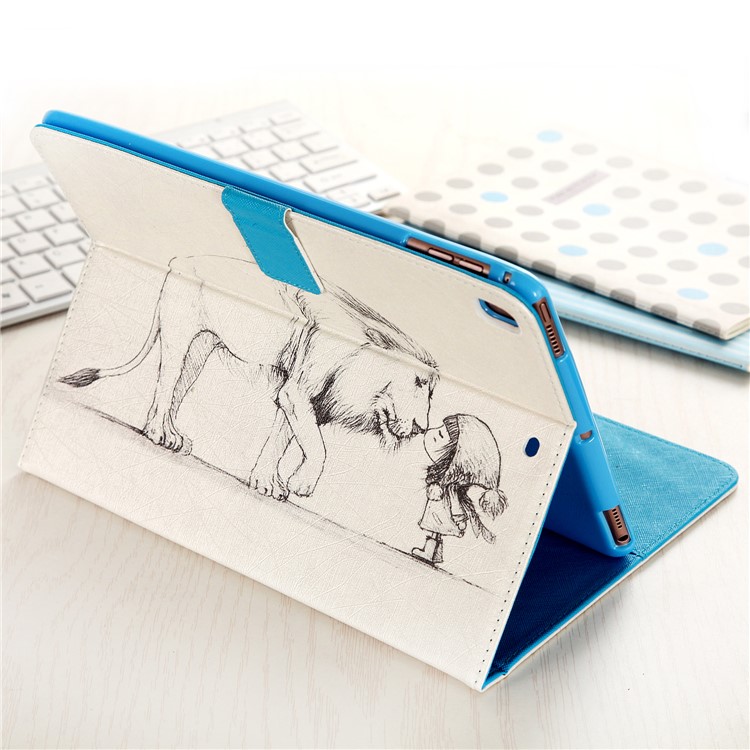 Printing Pattern Card Slots Leather Stand Case Cover for iPad 9.7 (2018) / 9.7 (2017) - Lion Kissing Little Girl-5
