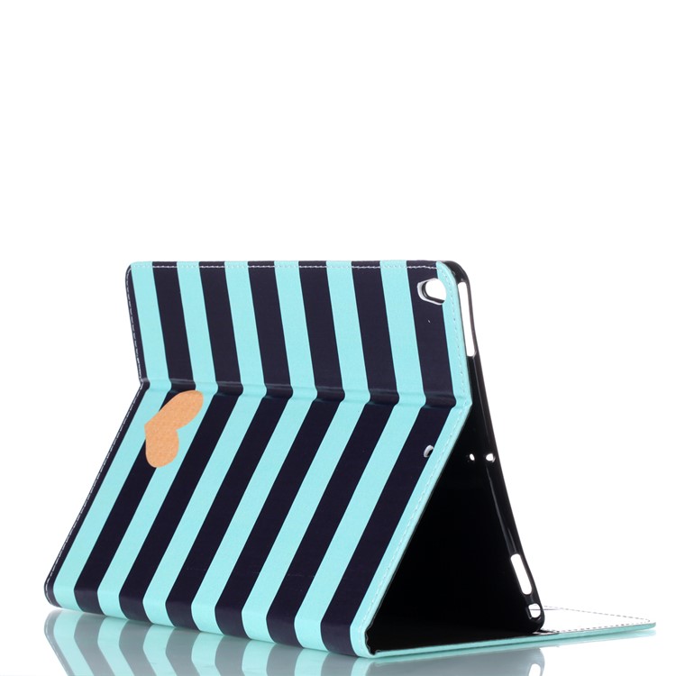 Pattern Printing Leather Protective Cover with Stand for iPad Air 10.5 (2019) / Pro 10.5-inch (2017) - Heart and Lines-5