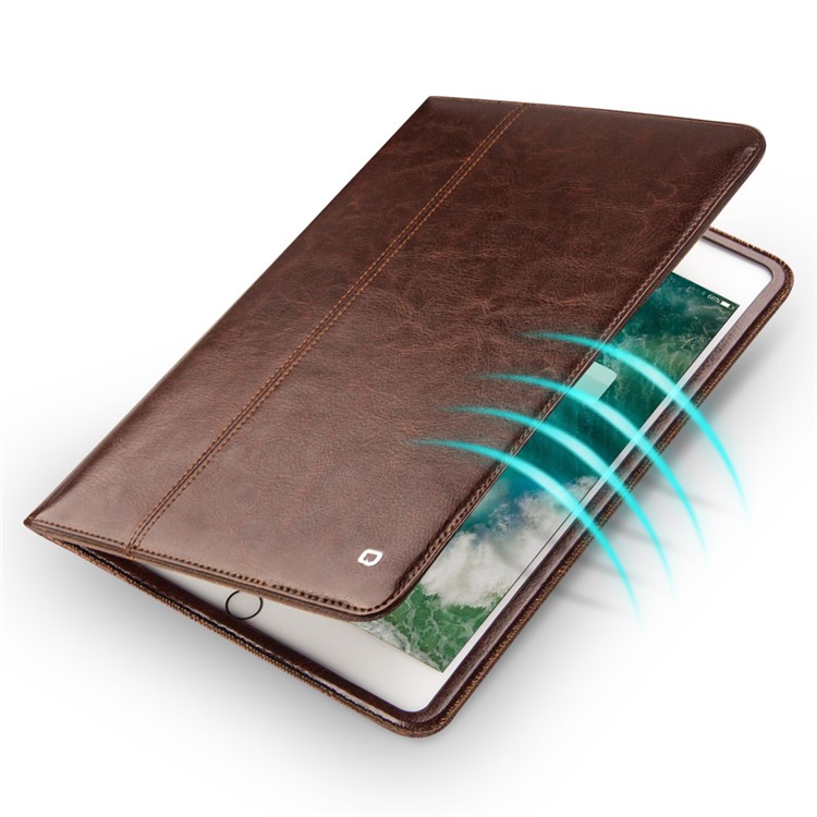 QIALINO Smart Classique en Cuir Véritable Stand Flip Cover Coque pour iPad Pro 10.5 (2017) - Brun-9