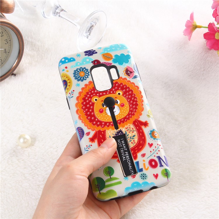 Embossment Cartoon Pattern TPU + PC Hybrid Cell Phone Shell with Kickstand for Samsung Galaxy S9 SM-G960 - Lion-4