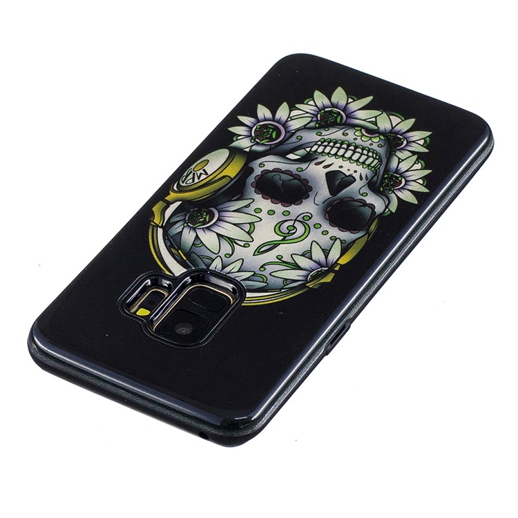 Rubberized Embossed Pattern PC TPU Hybrid Cellphone Cover for Samsung Galaxy S9 SM-G960 - Skull-3