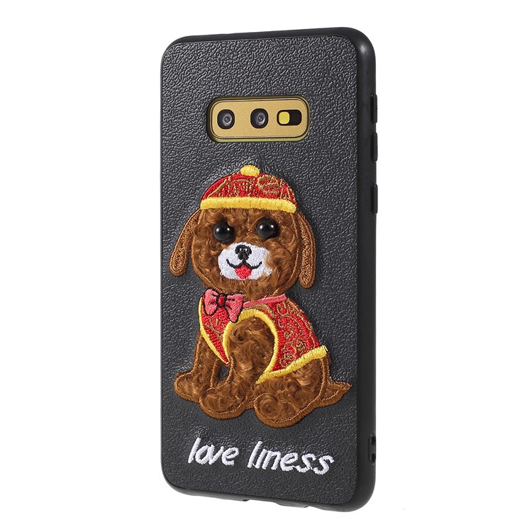 Embroidery Pattern TPU+PU Leather Coated Phone Case for Samsung Galaxy S10e - Black/Dog Wearing Hat-4