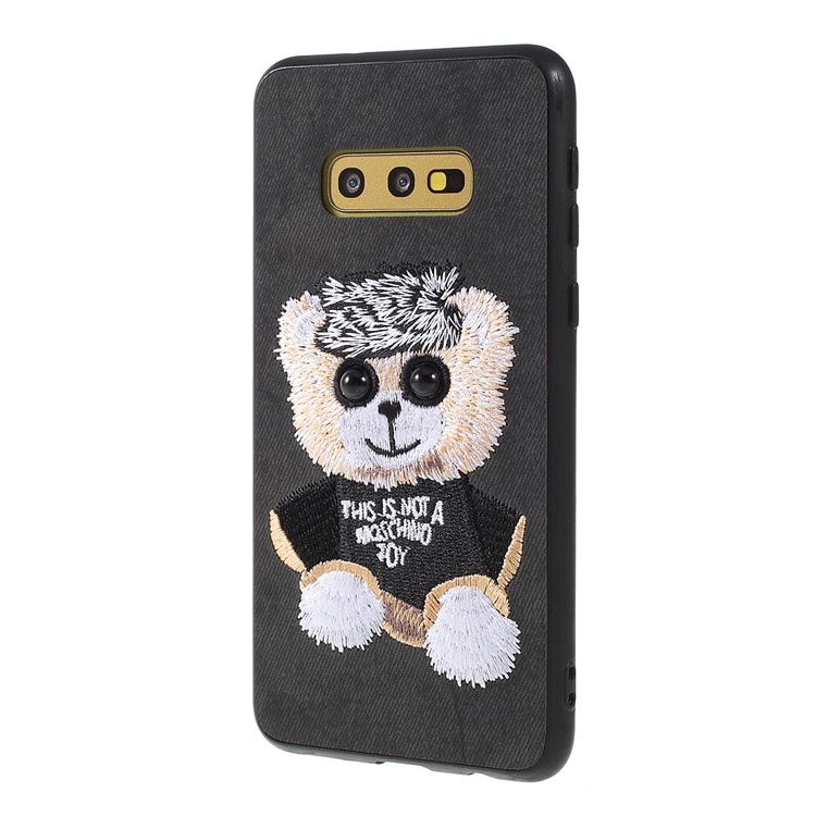 Embroidery Pattern TPU+PU Leather Coated Phone Case for Samsung Galaxy S10e - Black / Bear Pattern-4