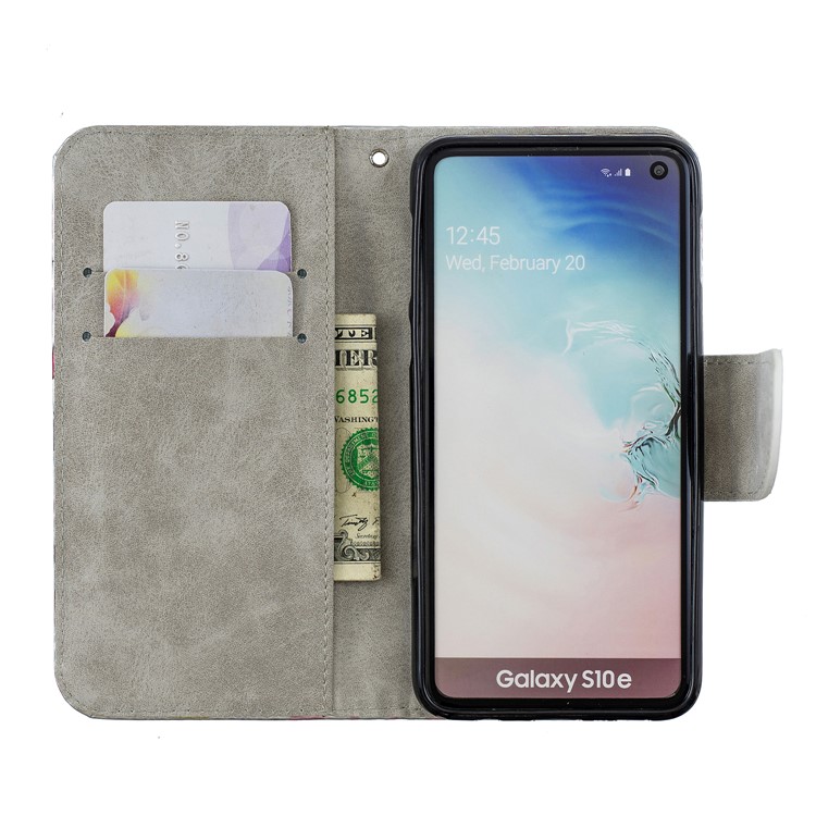 Dazzling Laser Carving Pattern Printing Wallet Stand Leather Phone Case with Strap for Samsung Galaxy S10e - Unicorns and Cloud-4