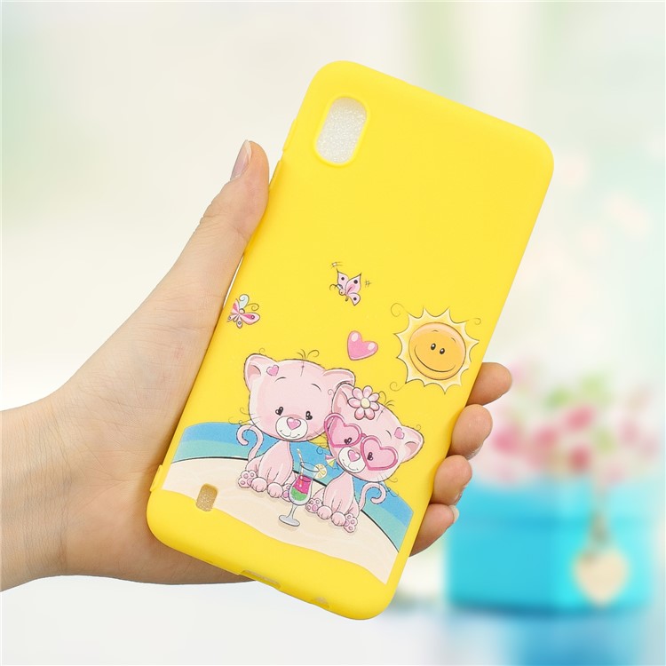 Pattern Printing Anti-fingerprint Matte TPU Phone Shell for Samsung Galaxy A10 - Yellow / Couple Bears-1