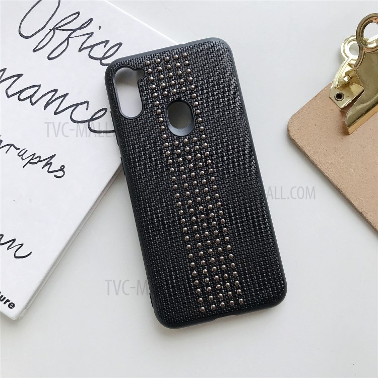 Estilo Rebite Couro PU Caso Revestido TPU PC De Volta Para Samsung Galaxy A11 - Preto-1