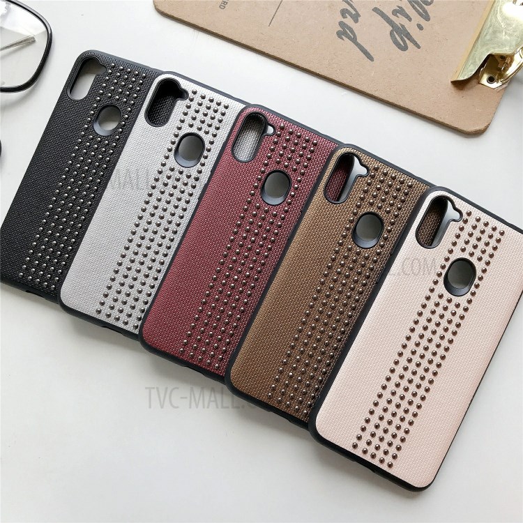 Estilo Rebite Couro PU Caso Revestido TPU PC De Volta Para Samsung Galaxy A11 - Preto-2