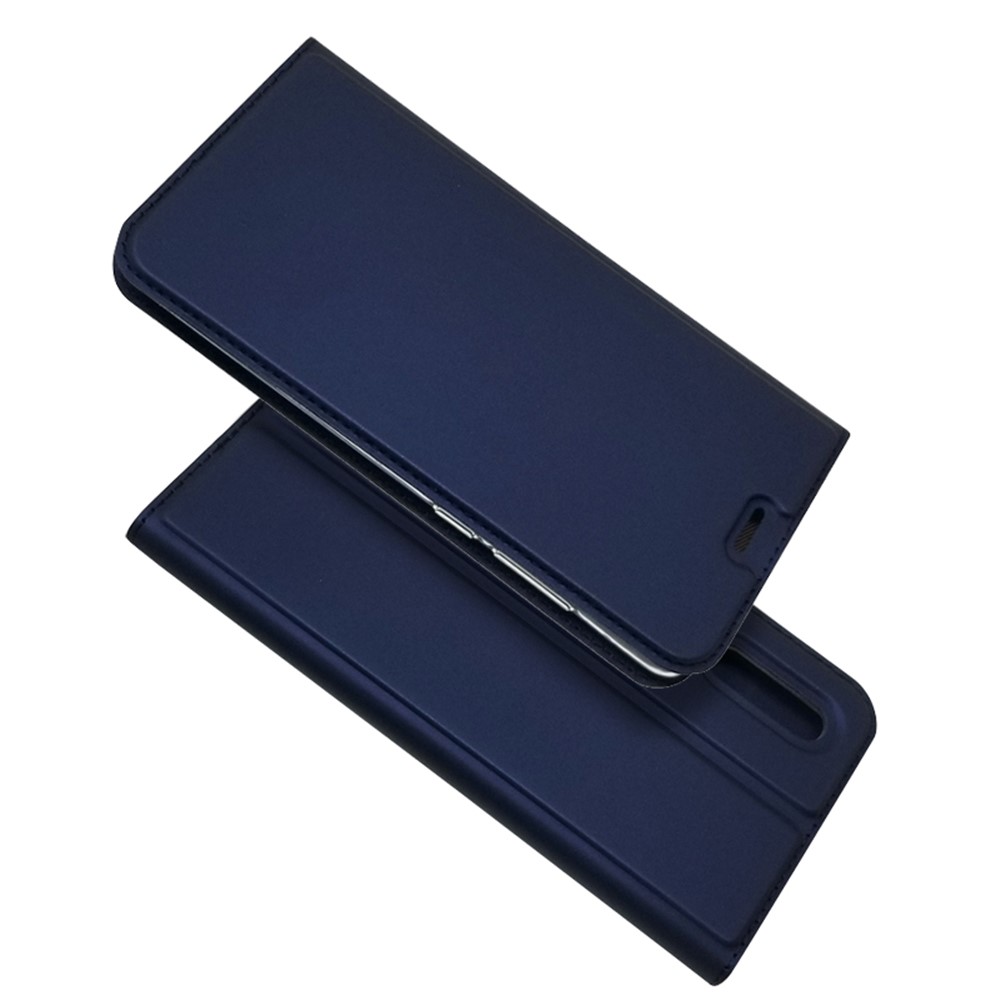 Carcasa de Cuero de Soporte Autoabsorbido Con Ranura Para Tarjetas Para Huawei P30 - Azul