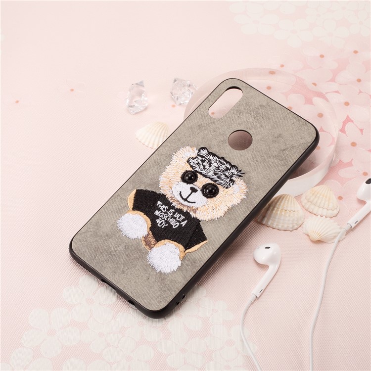 Embroidery Pattern PU Leather Coated TPU Protection Phone Shell for Huawei nova 3i / P Smart+ (2018) - Grey / Bear Pattern-4