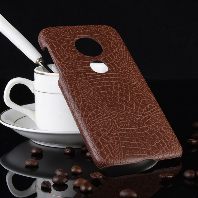Crocodile Texture PU Leather Coated PC Phone Case for Motorola Moto G7 Play US Version - Brown-2