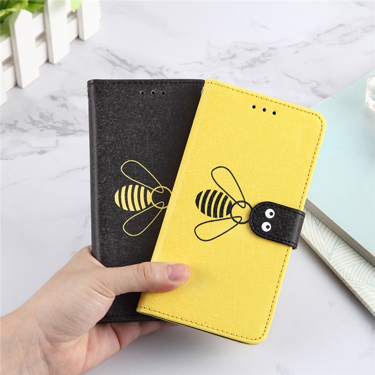 Bee Pattern Silk Texture Wallet Stand Leather Phone Cover for Motorola Moto G7 Power (EU Version) - Black-11