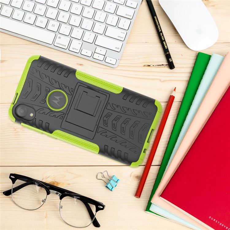 Stylish PC + TPU Cell Shell with Kickstand for Motorola Moto E6 - Green-10
