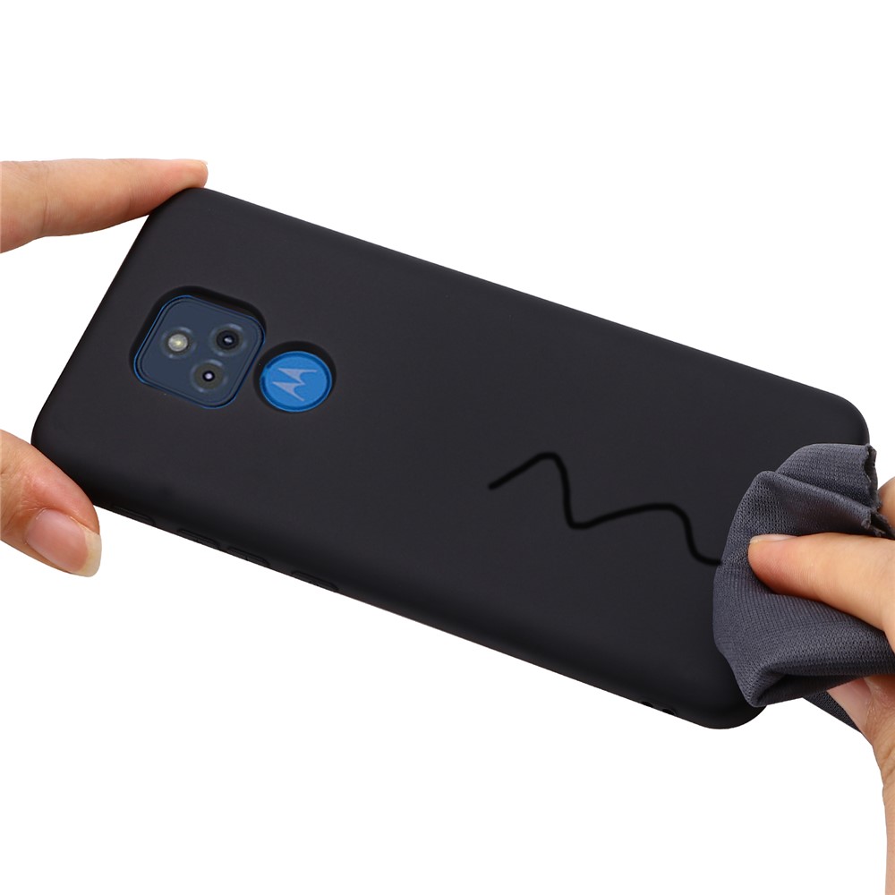 Solid Color Liquid Silicone Soft Phone Case Protective Shell with Strap for Motorola Moto G Play (2021) - Black-5