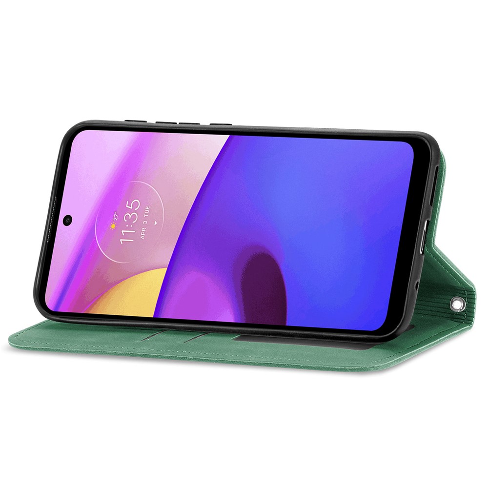PU Leather Flip Case Skin-Touch Surface Stand Card Slots Folio Auto Magnetic Closed Cover for Motorola Moto E30/E40 - Green-3
