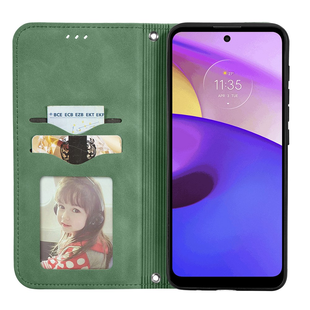 PU Leather Flip Case Skin-Touch Surface Stand Card Slots Folio Auto Magnetic Closed Cover for Motorola Moto E30/E40 - Green-4