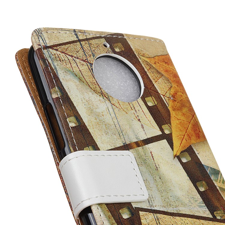 Patterned Leather Wallet Phone Cover for Motorola Moto E4 Plus - Eiffel Tower and Maple Leaves-3