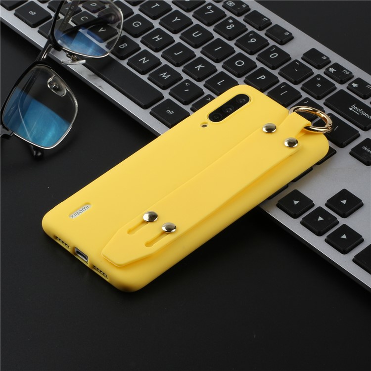 Frosted Hand Strap TPU Shell for Xiaomi Mi CC9/Mi CC9 Meitu Edition/Mi 9 Lite - Yellow-4