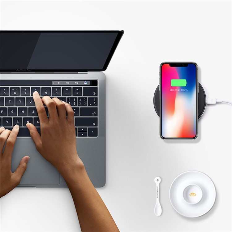 D6 Plus Ultra-thin Fast Wireless Charging Charger Pad for iPhone 8/Samsung Galaxy S8 etc. - Black-4