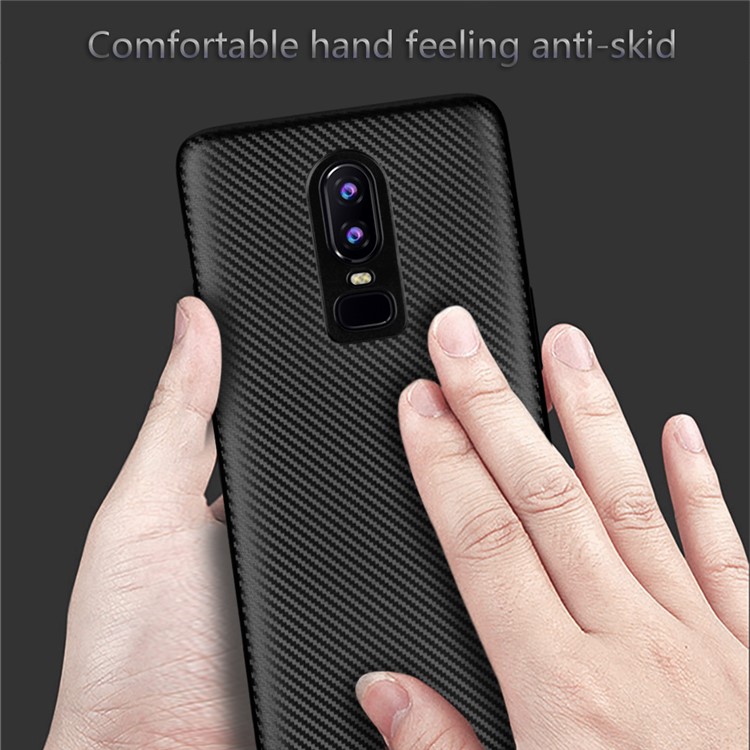 Weicher TPU Rückseiten-Telefonkasten Der Kohlenstofffaserbeschaffenheit Für Oneplus 6 - Schwarz-5