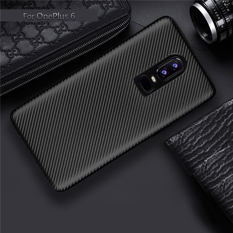 Weicher TPU Rückseiten-Telefonkasten Der Kohlenstofffaserbeschaffenheit Für Oneplus 6 - Schwarz-7