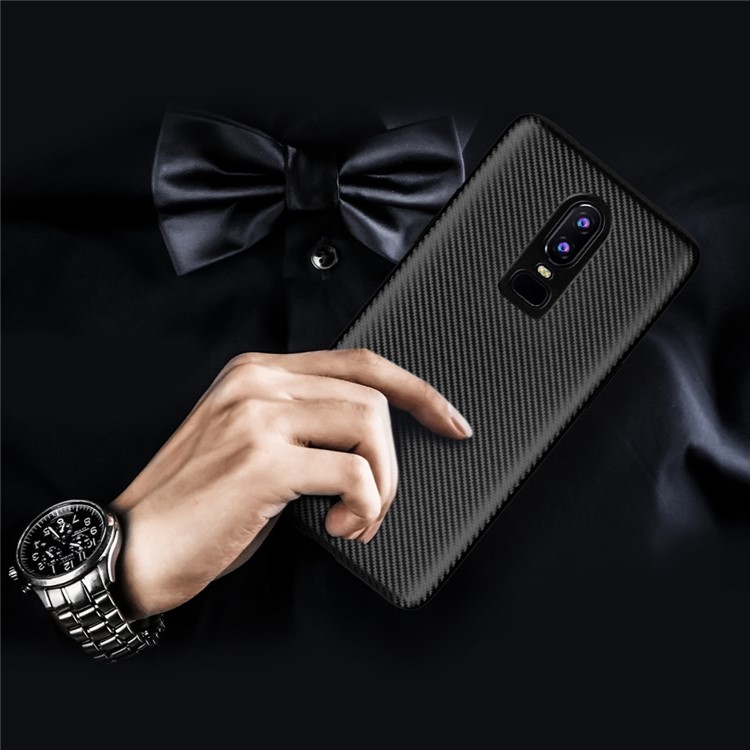 Weicher TPU Rückseiten-Telefonkasten Der Kohlenstofffaserbeschaffenheit Für Oneplus 6 - Schwarz-9