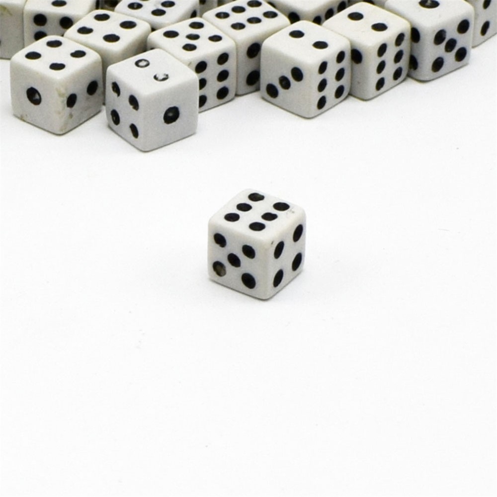 50Pcs 8*8*8MM Super Mini Small Dice Black and White 6 Sided Right-angle Dice-3