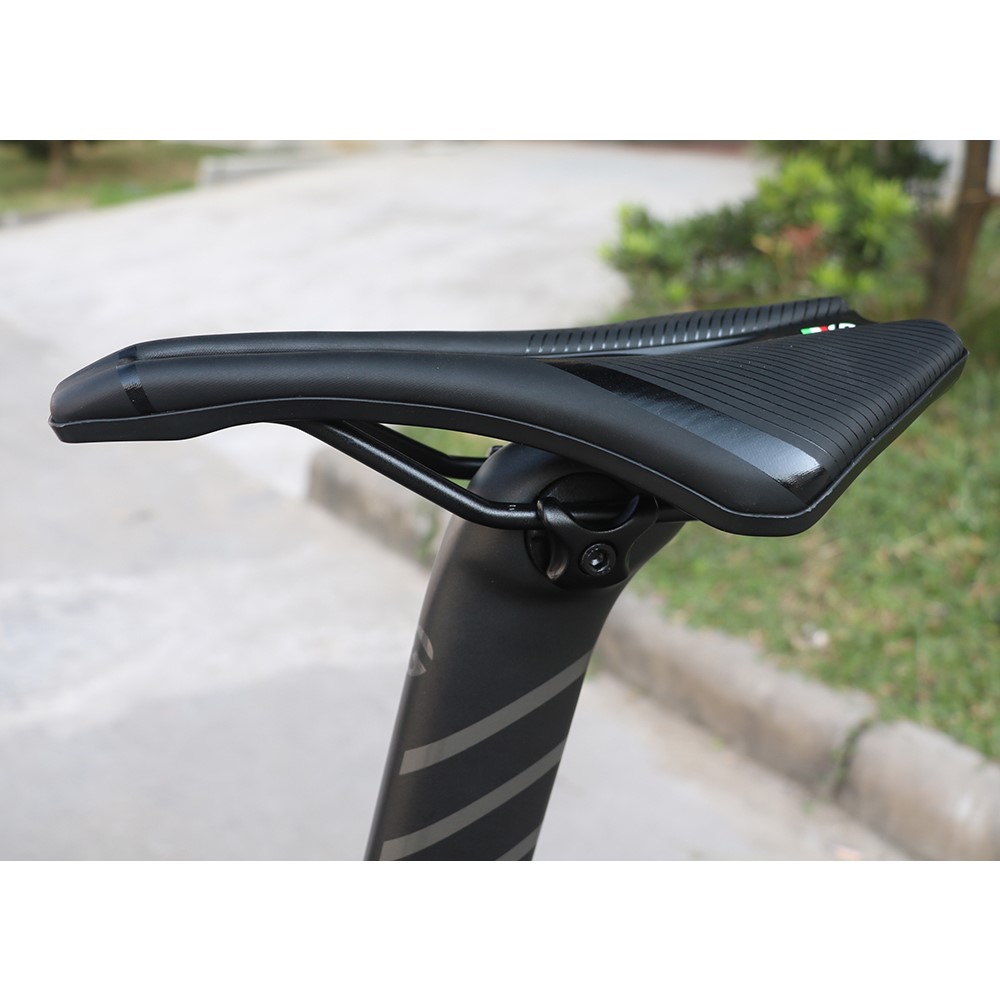 TOSEEK Shockproof Hollow Out Breathable Bike Saddle MTB Road Bicycle Seat Cushion (Width 139mm) - Black-6