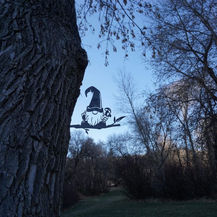 Iron Art Faceless Old Man Sit on the Branch Ornament Tree Home Decoration Craft - 1pc Old Man-3