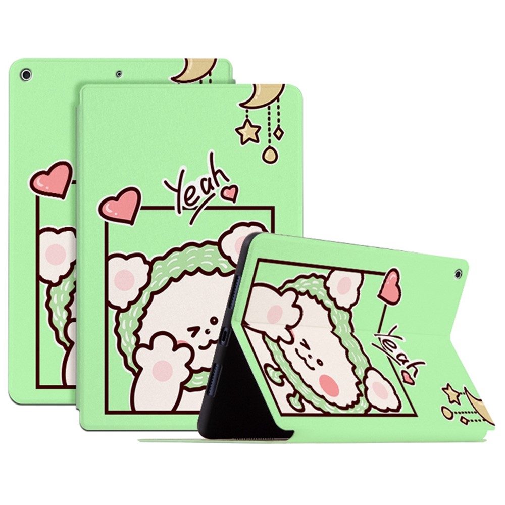 For iPad 10.2 (2021)/(2019)/(2020) Protective Case Cartoon Pattern Printing PU Leather Cover Auto Wake/Sleep Tablet Case with Stand - Green Bear/Yeah